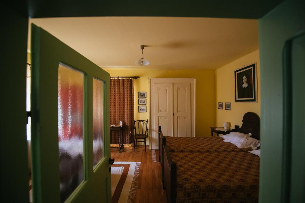 Voeroes Guest House เตอร์กู เซกูเยสก์ ภายนอก รูปภาพ