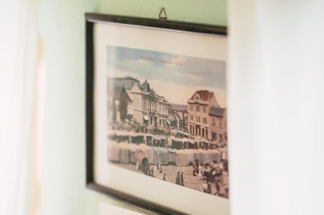 Voeroes Guest House เตอร์กู เซกูเยสก์ ภายนอก รูปภาพ