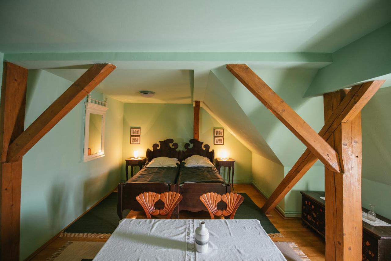 Voeroes Guest House เตอร์กู เซกูเยสก์ ภายนอก รูปภาพ